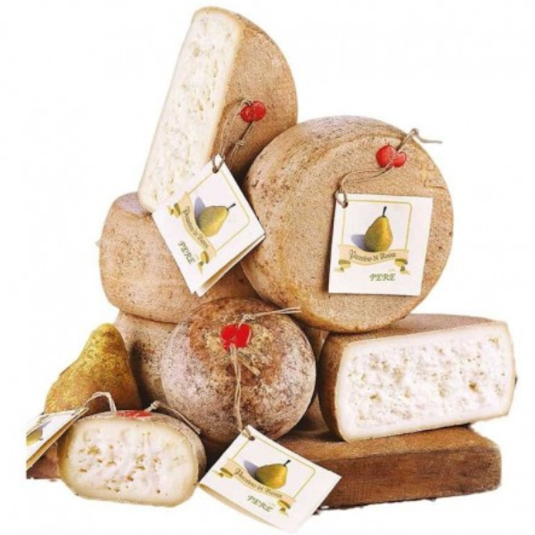 Aged Pecorino with Pear 200g (±10%)