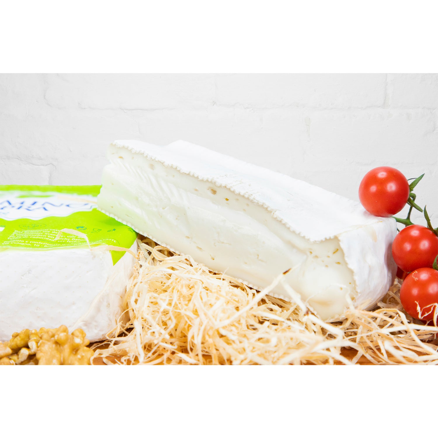 Goat Bergamino Cheese 200g (±10%) - 3B Latte 3B Latte Caseificio - Cheese @Mercato Gourmet | Your Italian Gourmet Supermarket