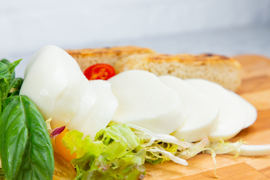 Caseificio Artigiana Scamorza Fresca 300g - Fresh Scamorza